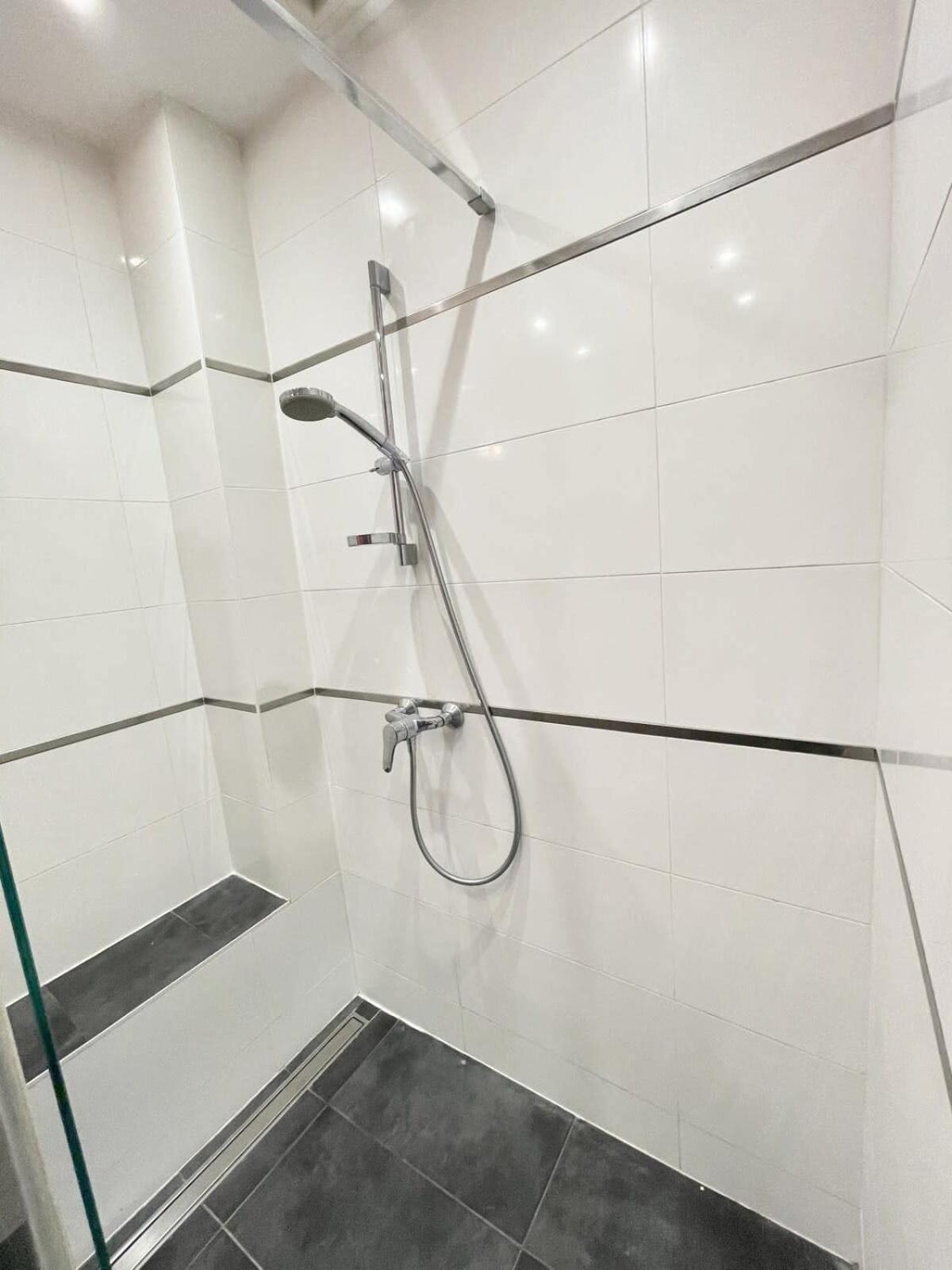 Luxury T3 Neuf De Standing Front De Vue 180 *